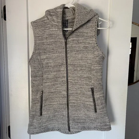 Kuhl Alaska Fleece Vest Womens Medium Grey Sherpa Hooded Outdoor Gorpcore Winter - Picture 1 of 9